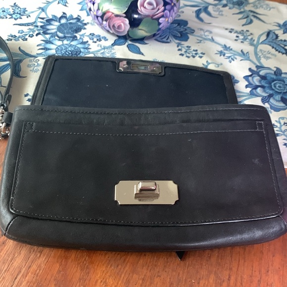 Coach Large Leather Wristlet/ Clutch - Picture 4 of 10